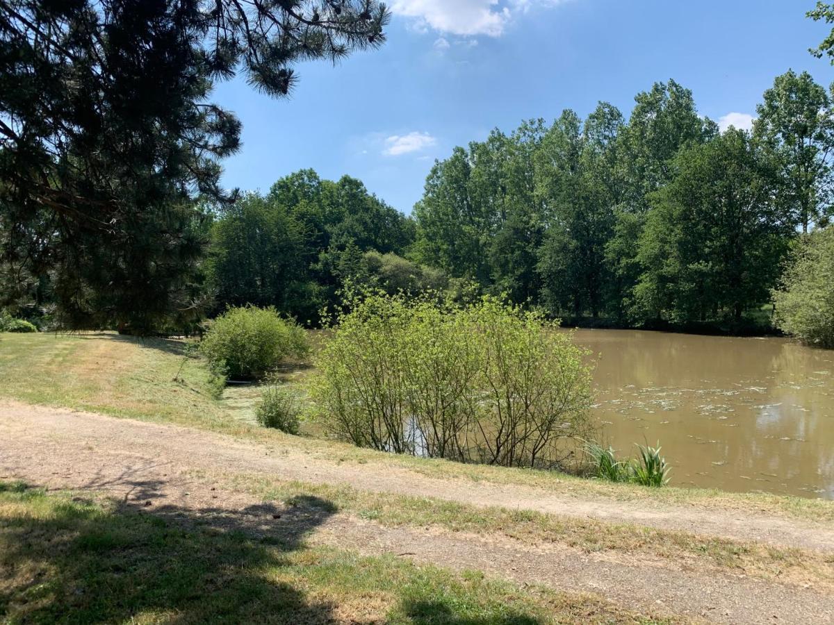Hotel L'Etang Des 7 Le Controis-en-Sologne Exteriér fotografie